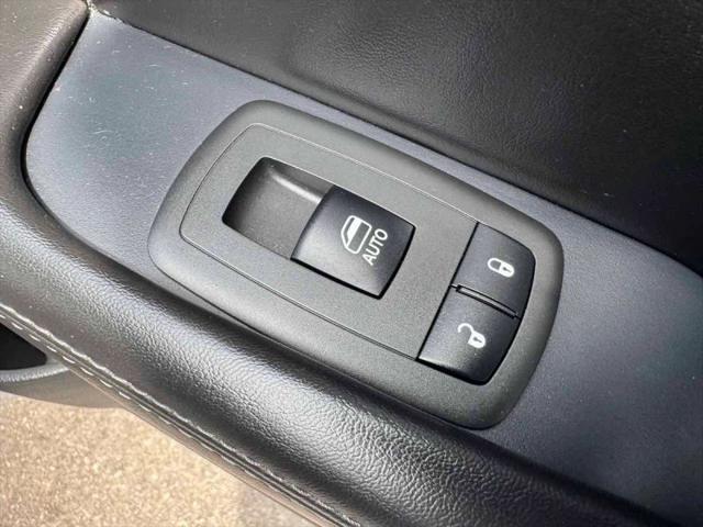 2018 Dodge Challenger 392 Hemi Scat Pack Shaker
