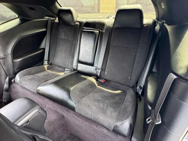 2018 Dodge Challenger 392 Hemi Scat Pack Shaker