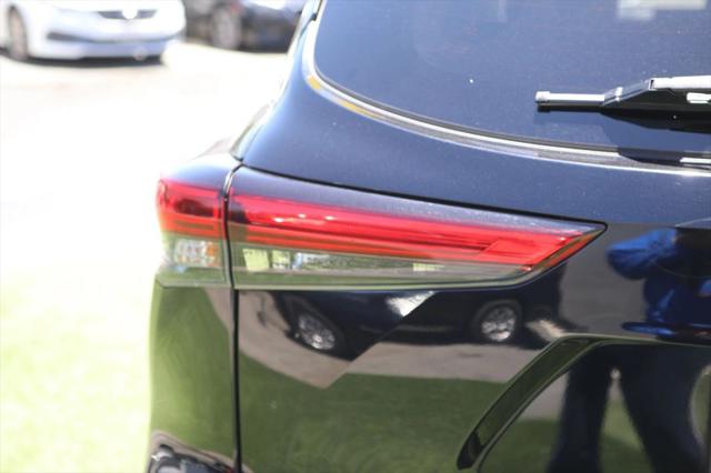 2021 Toyota Highlander LE