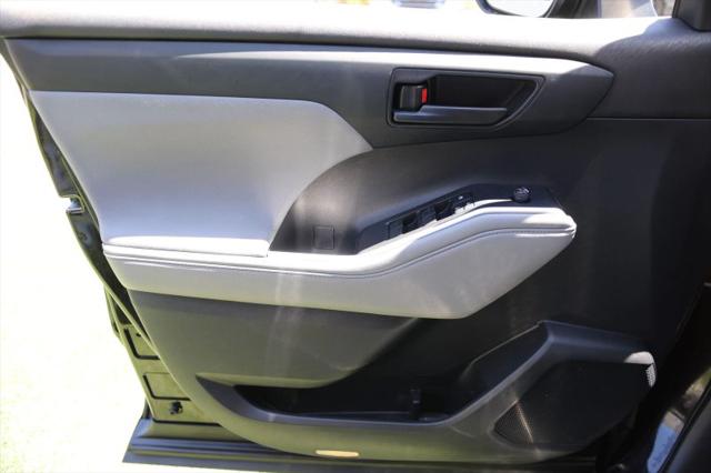 2021 Toyota Highlander LE