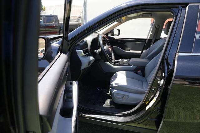 2021 Toyota Highlander LE