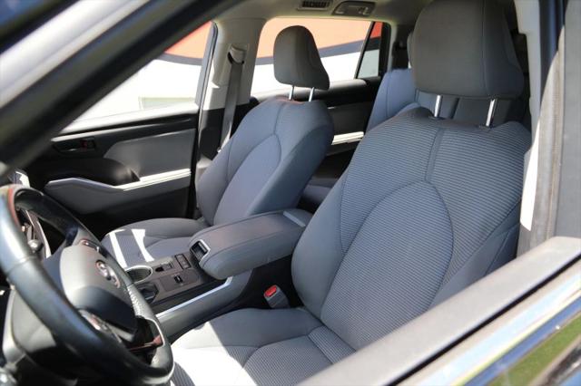 2021 Toyota Highlander LE