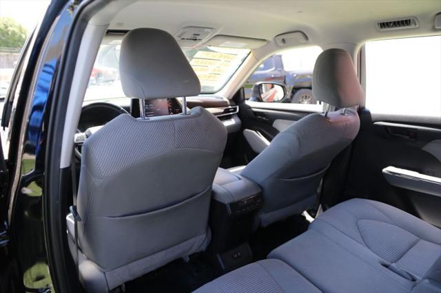 2021 Toyota Highlander LE