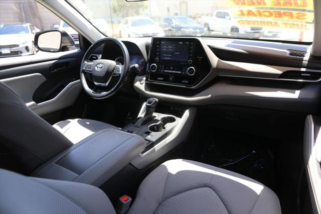 2021 Toyota Highlander LE