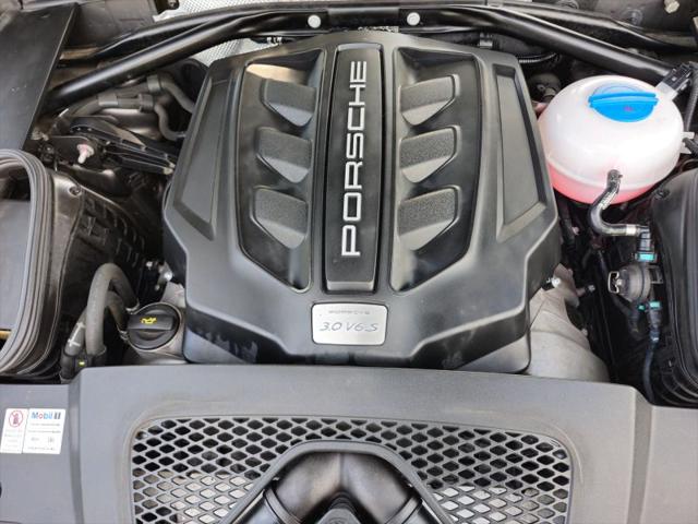 2016 Porsche Macan S