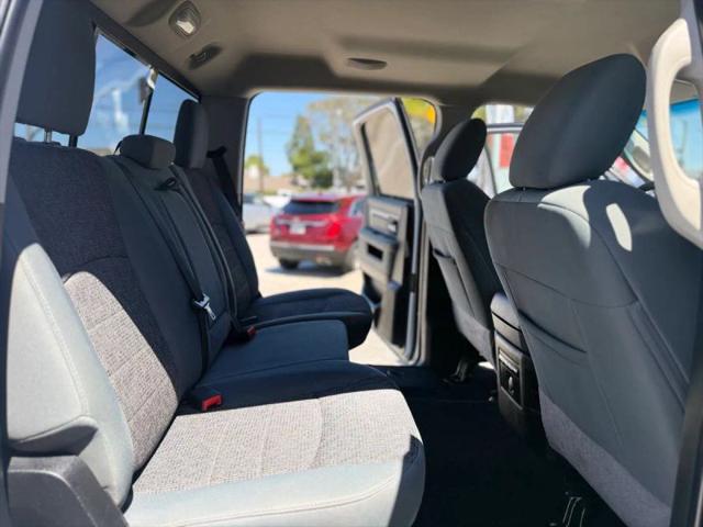 2017 Ram 1500 Big Horn Crew Cab 4x4 5'7" Box