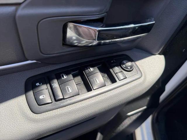 2017 Ram 1500 Big Horn Crew Cab 4x4 5'7" Box