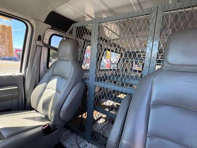 2009 Ford E-350 Super Duty Commercial
