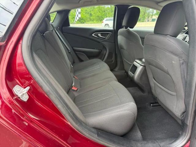 2016 Chrysler 200 LX