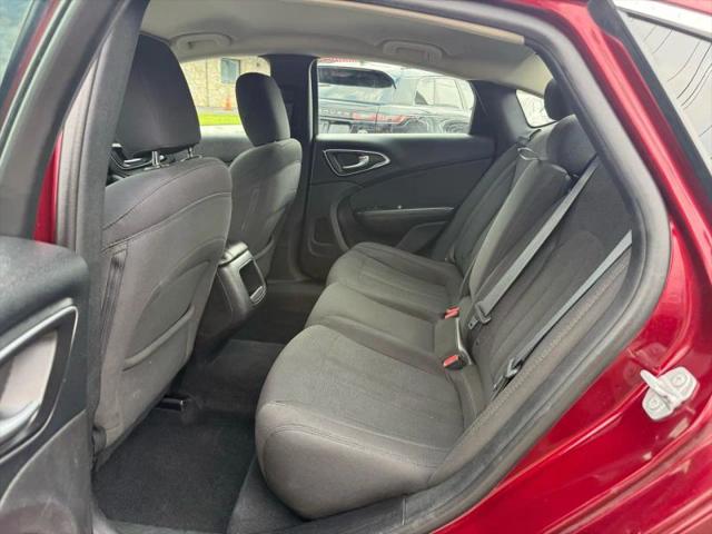 2016 Chrysler 200 LX