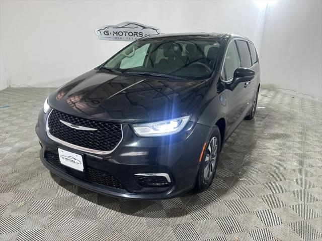 2023 Chrysler Pacifica Hybrid Touring L for sale in Waterford Works, NJ