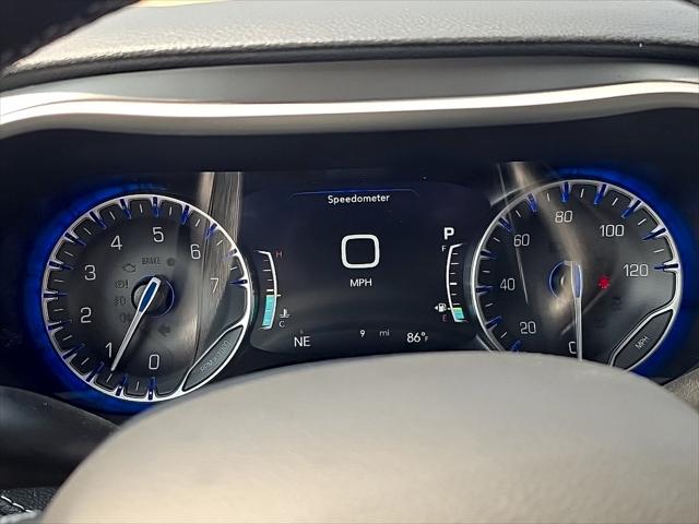 2027 Chrysler Pacifica Select