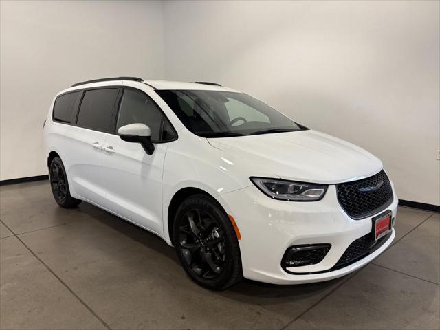 2023 Chrysler Pacifica Touring L for sale in Lane Parker, CO