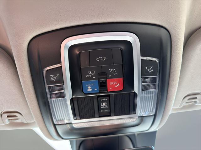2024 Ram 1500 Limited Crew Cab 4x4 57 Box