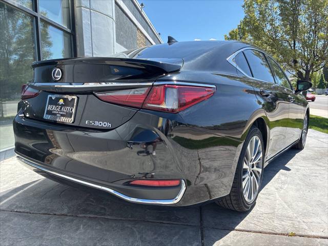2020 Lexus ES 300h Base 4dr Sedan