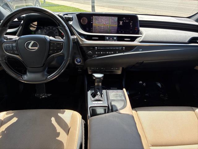 2020 Lexus ES 300h Base 4dr Sedan