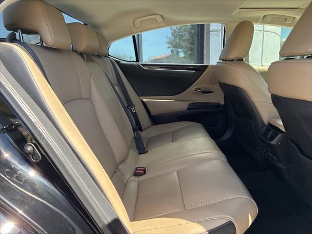 2020 Lexus ES 300h Base 4dr Sedan