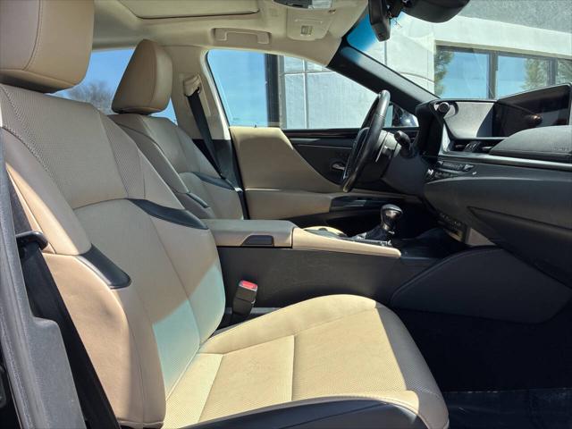 2020 Lexus ES 300h Base 4dr Sedan
