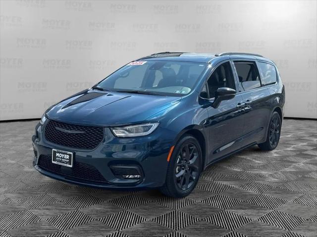 2025 Chrysler Pacifica Limited for sale in Lebanon, PA