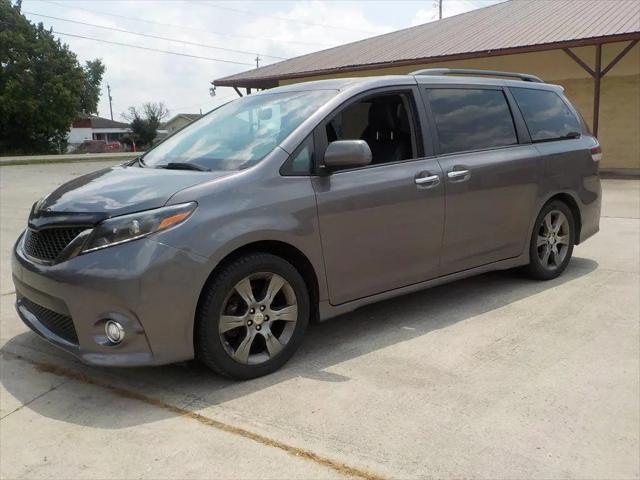 2015 Toyota Sienna SE 8 Passenger for sale near Groveport, OH
