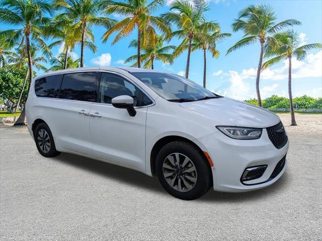 2023 Chrysler Pacifica Hybrid Touring L for sale in Okeechobee, FL