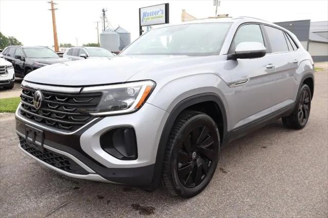 2024 Volkswagen Atlas Cross Sport 2.0T SE w/Technology for sale in Blooming Prairie, MN
