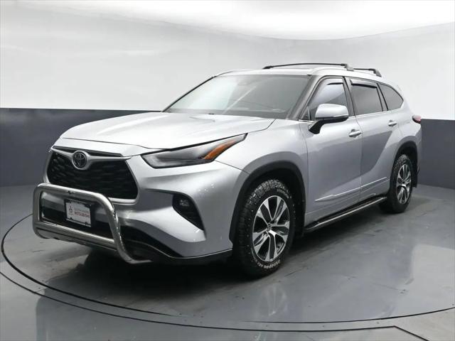 2022 Toyota Highlander XLE for sale in Freeport, NY