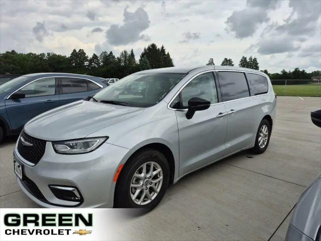 2024 Chrysler Pacifica Touring L for sale in East Moline, IL