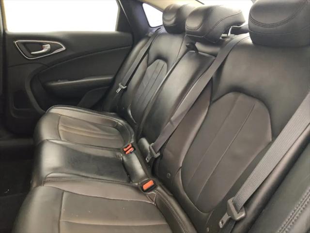 2016 Chrysler 200 C
