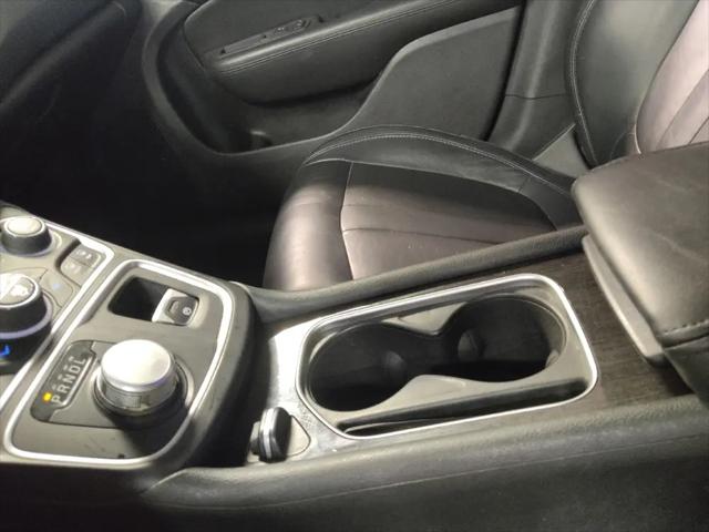 2016 Chrysler 200 C