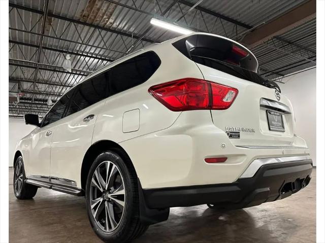 2020 Nissan Pathfinder Platinum 2WD