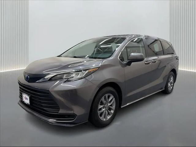 2022 Toyota Sienna LE for sale in East Windsor, NJ