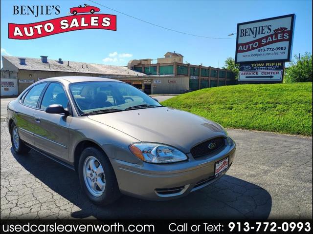 2004 Ford Taurus SE for sale in Leavenworth, KS
