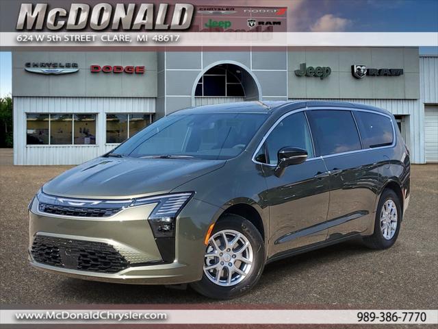 2027 Chrysler Pacifica Select for sale in Clare, MI