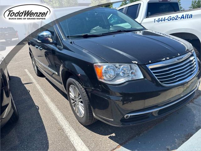 2016 Chrysler Town & Country Touring-L for sale in Grand Rapids, MI