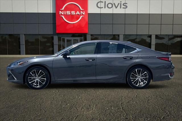 2025 Lexus ES 300h Unknown