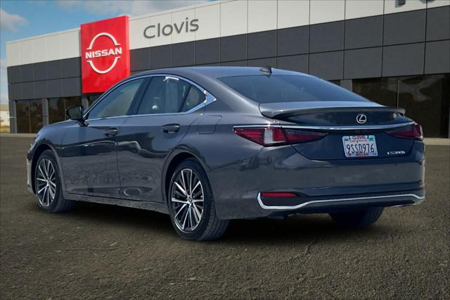 2025 Lexus ES 300h Unknown