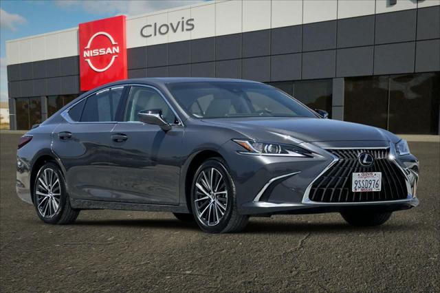 2025 Lexus ES 300h Unknown