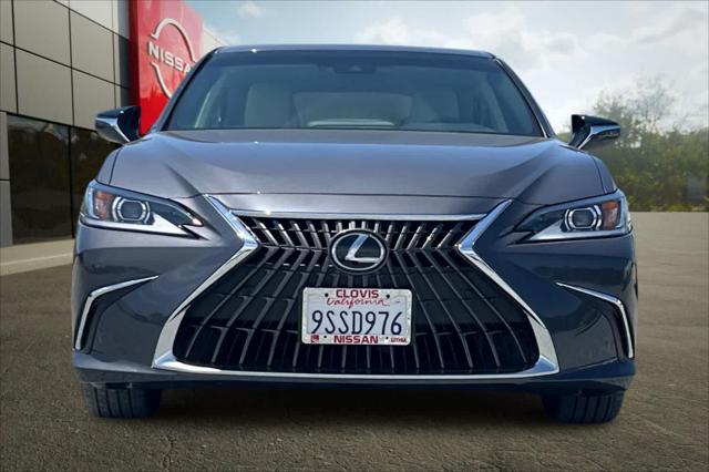 2025 Lexus ES 300h Unknown