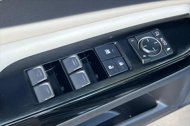 2025 Lexus ES 300h Unknown