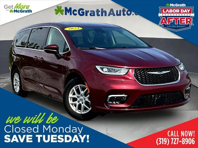 2023 Chrysler Pacifica Touring L for sale in Davenport, IA