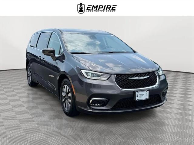 2022 Chrysler Pacifica Hybrid Touring L for sale in Long Island City, NY
