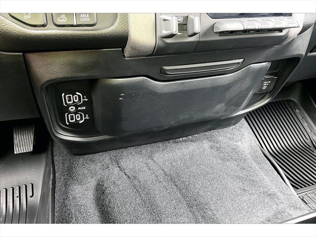 2026 Ram 1500 Warlock Crew Cab 4x4 5'7" Box