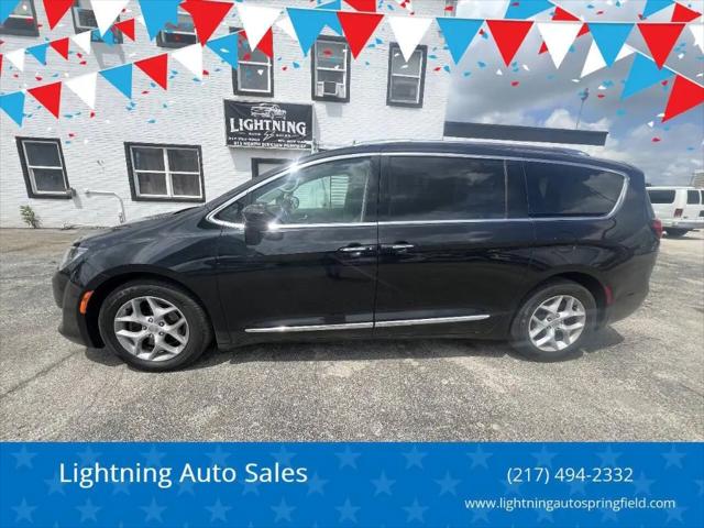 2017 Chrysler Pacifica Touring-L Plus for sale in Springfield, IL