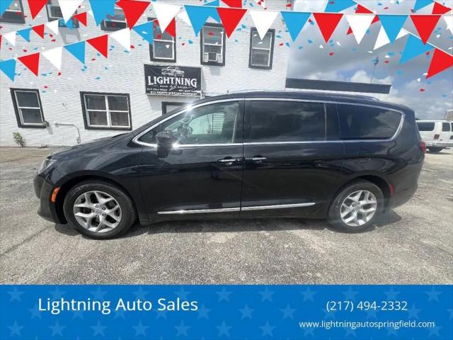 2017 Chrysler Pacifica Touring-L Plus for sale in Springfield, IL