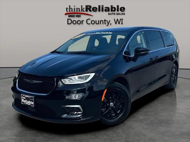 2024 Chrysler Pacifica Touring L for sale in Sturgeon Bay, WI