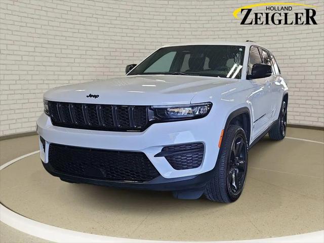 2023 Jeep Grand Cherokee Altitude 4x4 for sale in Holland, MI