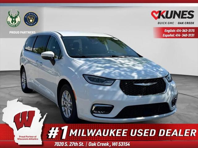 2023 Chrysler Pacifica Touring L for sale in Oak Creek, WI