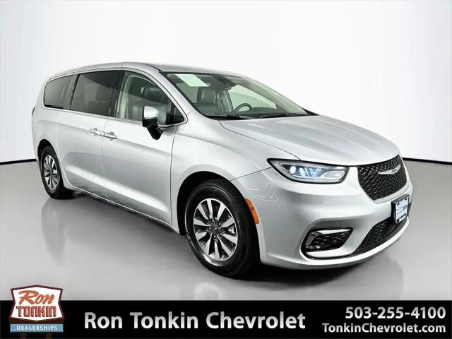 2023 Chrysler Pacifica Hybrid Touring L for sale in Portland, OR