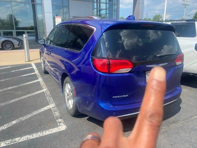 2020 Chrysler Pacifica Touring L for sale in Akron, OH
